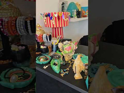 statuette en résine contemporaine