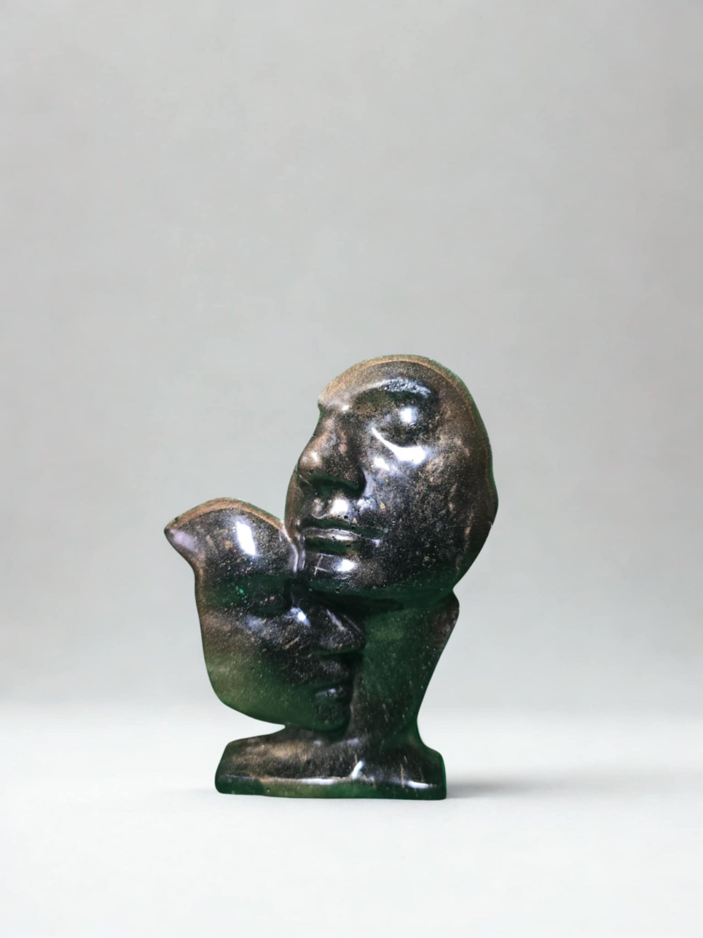 statuette en résine contemporaine